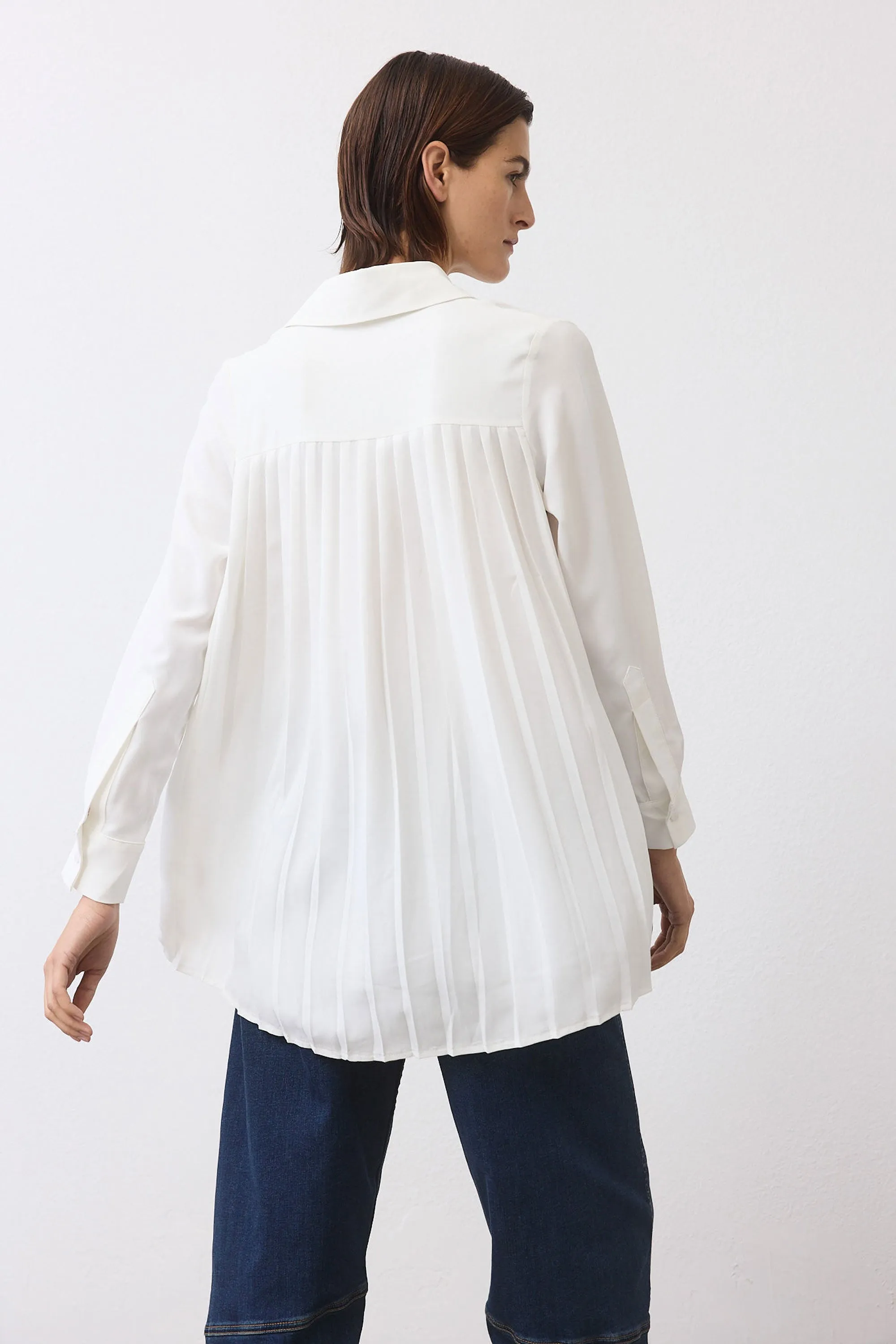 Look In The Back Pleated Long Sleeve Blouse