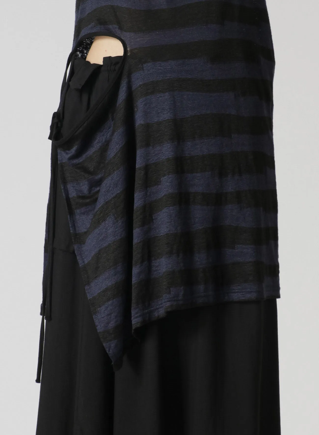 STRIPED SLEEVELESS TOP WITH RIGHT SLASH